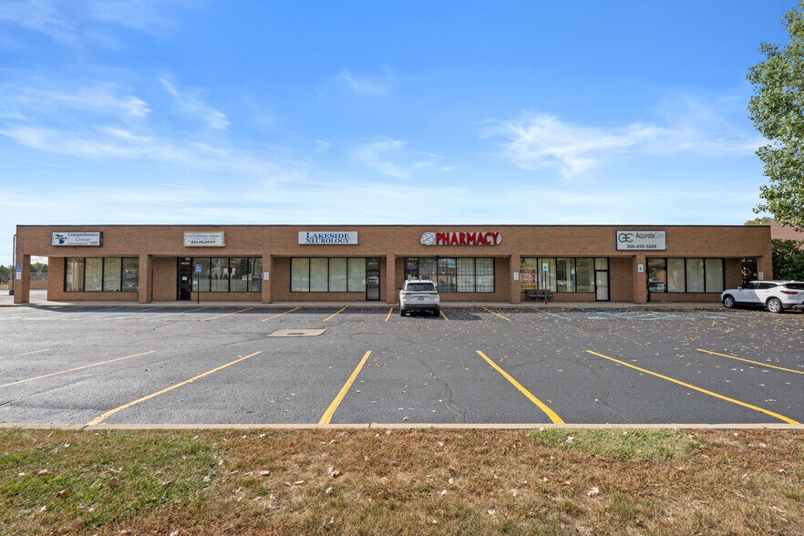 Primary Photo Of 28565-28585 Schoenherr Rd, Warren Medical For Lease