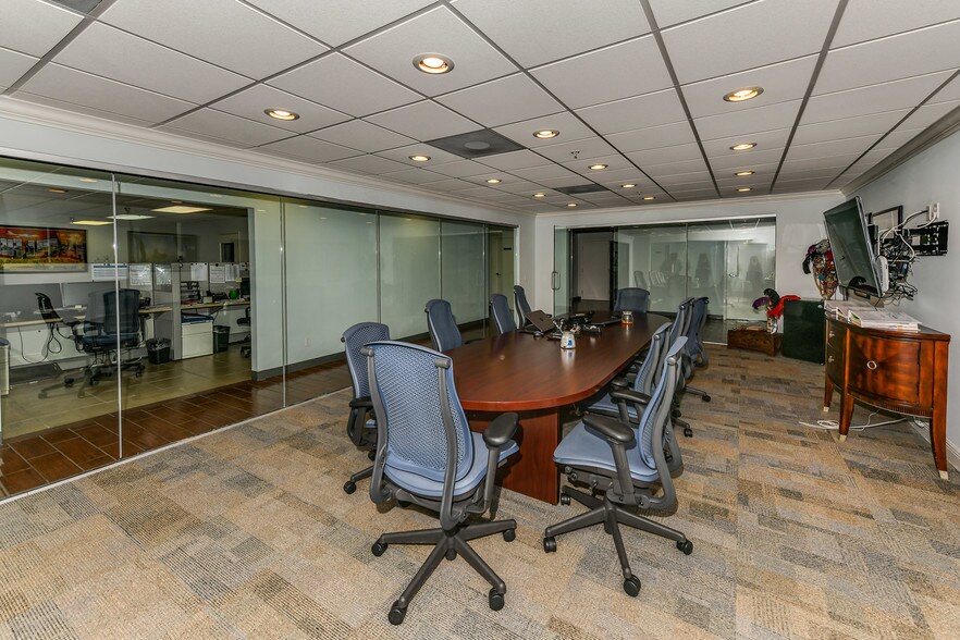 More Photos Of 2313 W Violet, Tampa Medical For Lease