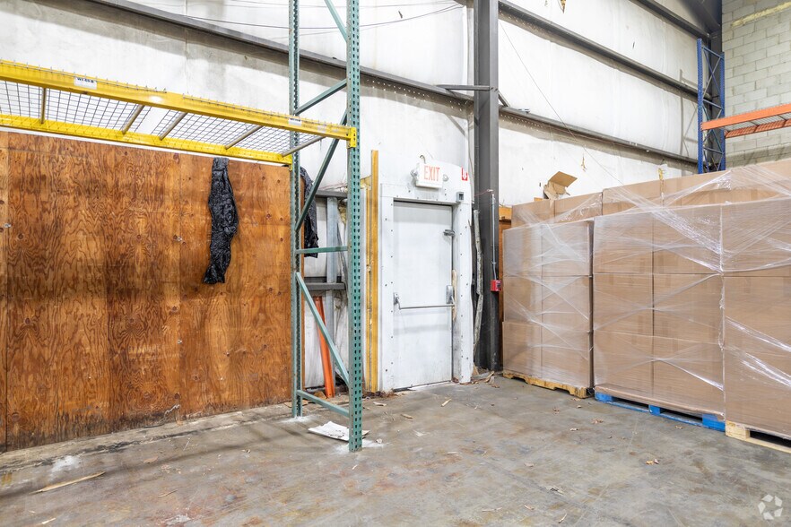 More Photos Of 475 Oberlin Ave S, Lakewood Warehouse For Lease