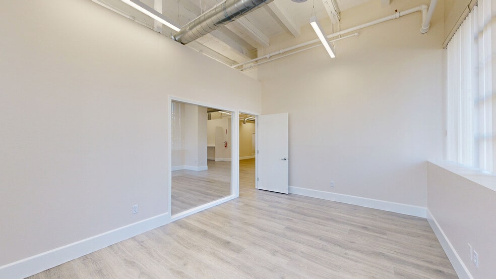 More Photos Of 1311-1425 63rd St, Emeryville Distribution For Lease