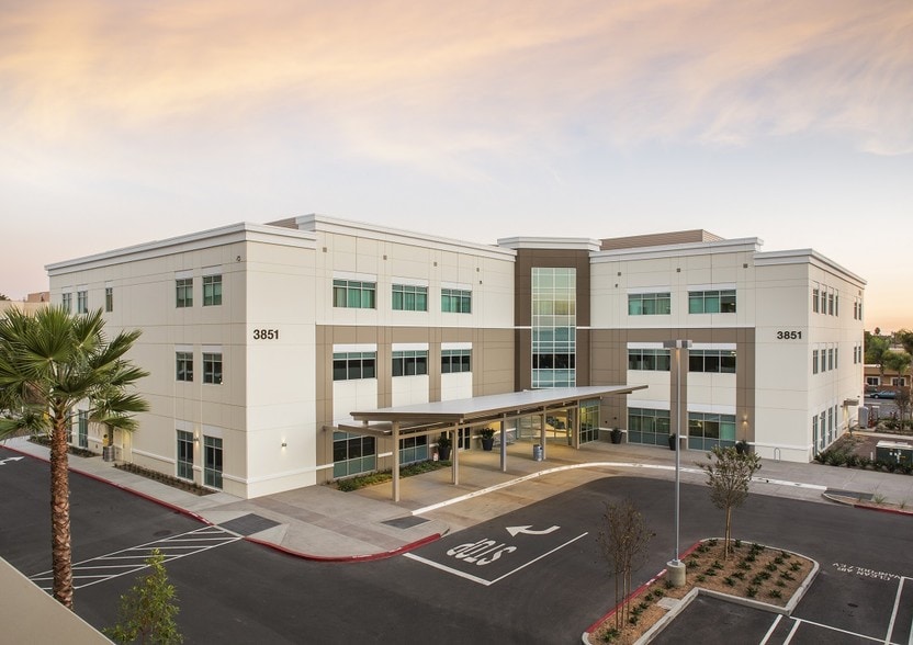 More Photos Of 3851 Katella, Los Alamitos Medical For Lease