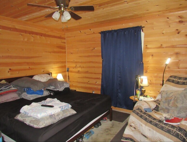 More Photos Of 1 Crabtree Rd, Davisville General Retail For Sale