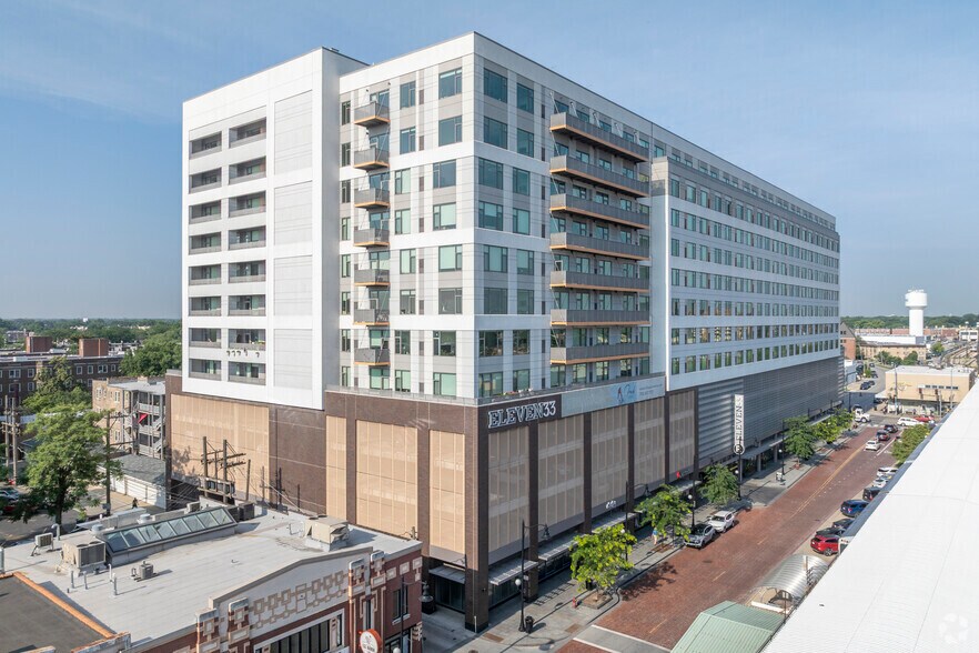Primary Photo Of 1133 South Blvd, Oak Park Apartments For Lease