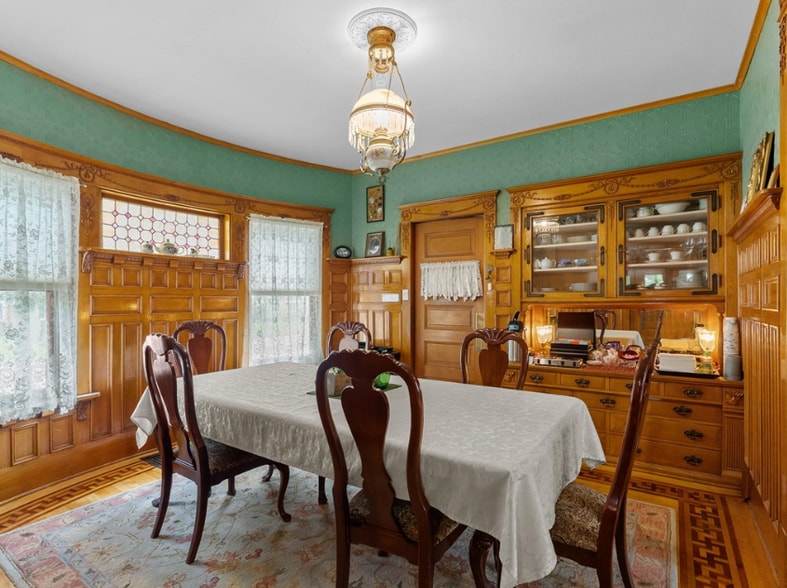 More Photos Of 908 Michigan St, Sturgeon Bay Hospitality For Sale