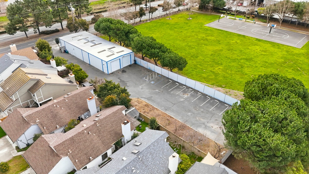 More Photos Of 593 Industrial Pky, Hayward Warehouse For Sale
