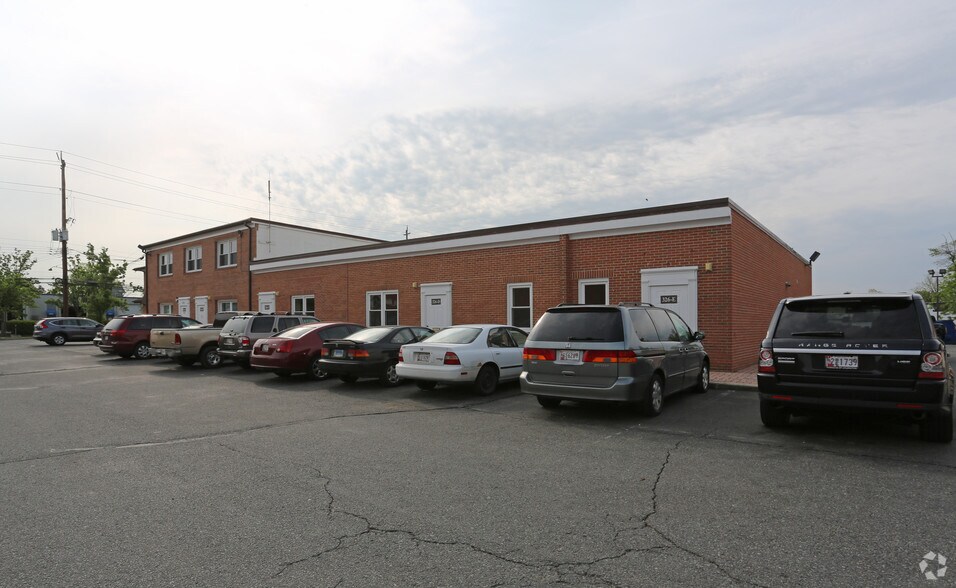 More Photos Of 326 N Stonestreet Ave, Rockville Flex For Lease