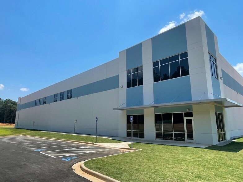 Primary Photo Of 1221 Progress Blvd, Elberton Manufacturing For Sale