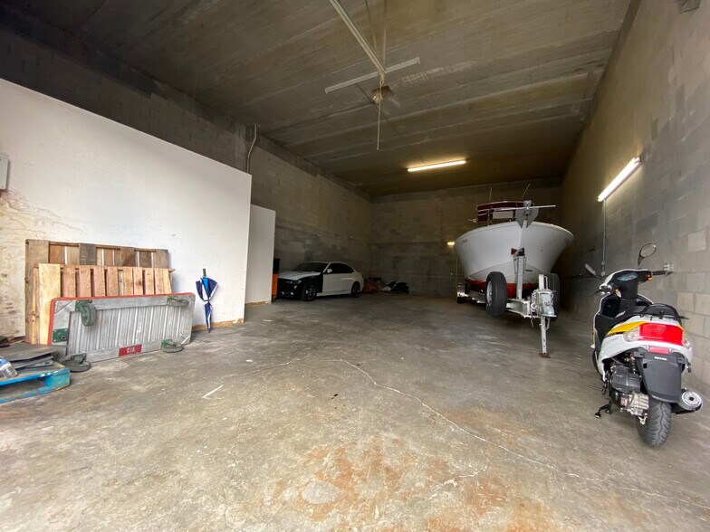 More Photos Of 13355-13385 NW 47th Ave, Opa-locka Warehouse For Sale