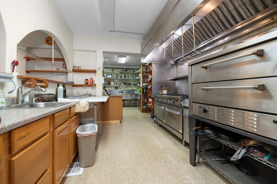 More Photos Of 5046 S West Bay Shore Dr, Suttons Bay Storefront Retail Residential For Sale