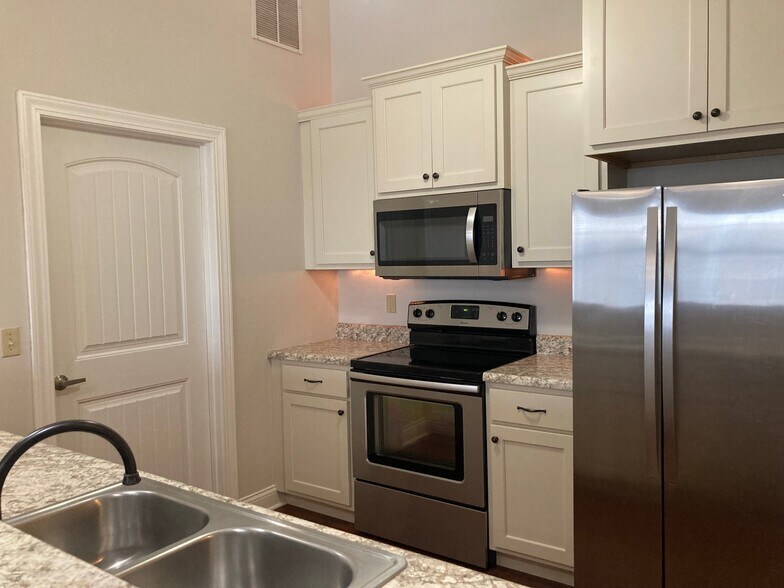 More Photos Of 700 N State St, Freeburg Freestanding For Sale