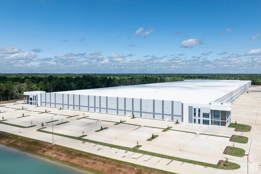 More Photos Of 1375 Conroe Park W Dr, Conroe Distribution For Lease