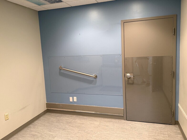 More Photos Of 1 Randall Sq, Providence Medical For Sale