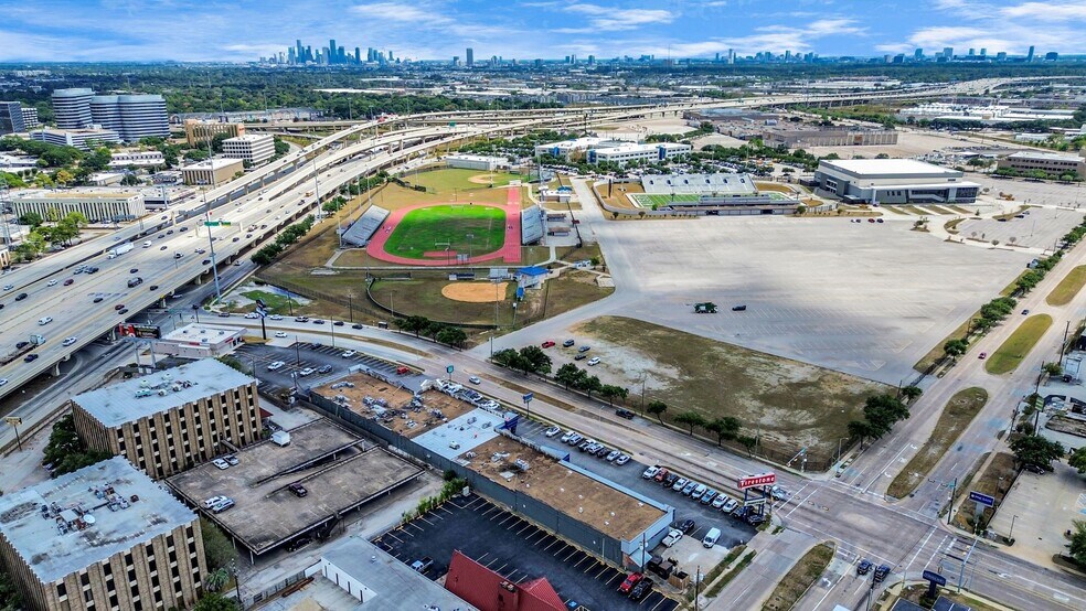 More Photos Of 4622 Dacoma Street, Houston General Retail For Sale