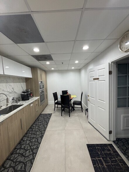 More Photos Of 6528 Greenleaf Ave, Whittier Office For Lease