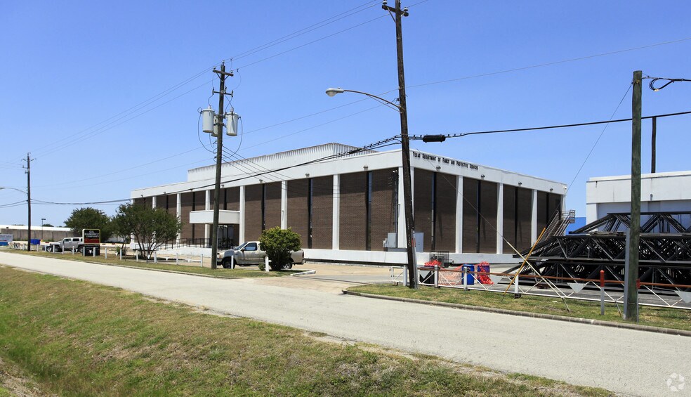 More Photos Of 9333 Bryant St, Houston Office For Lease