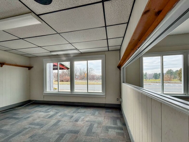 More Photos Of 435 Deerfield St, Greenfield Freestanding For Sale