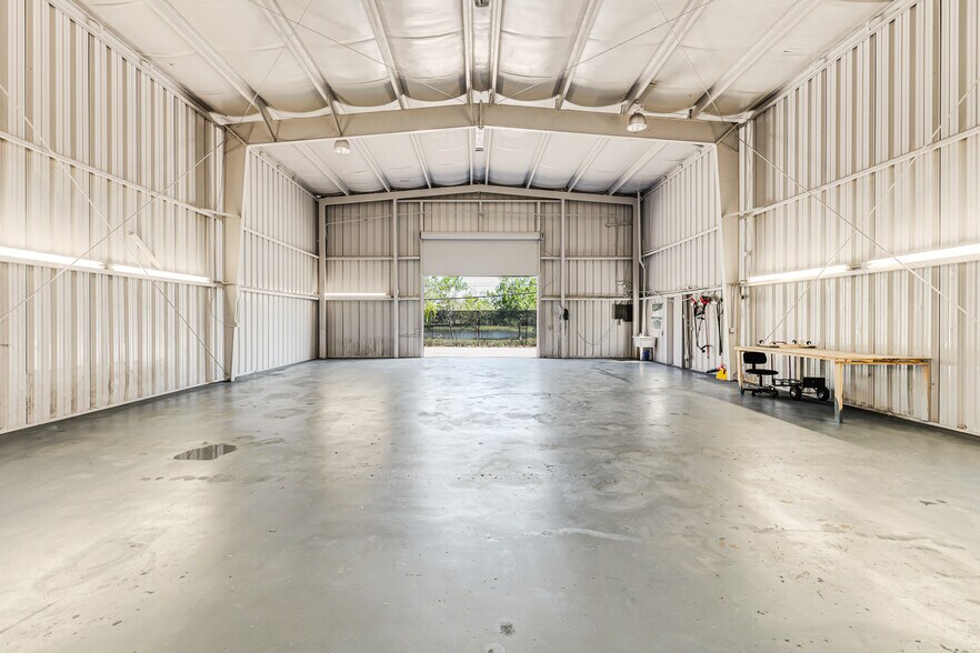 More Photos Of 1911 Dana Dr, Fort Myers Warehouse For Sale