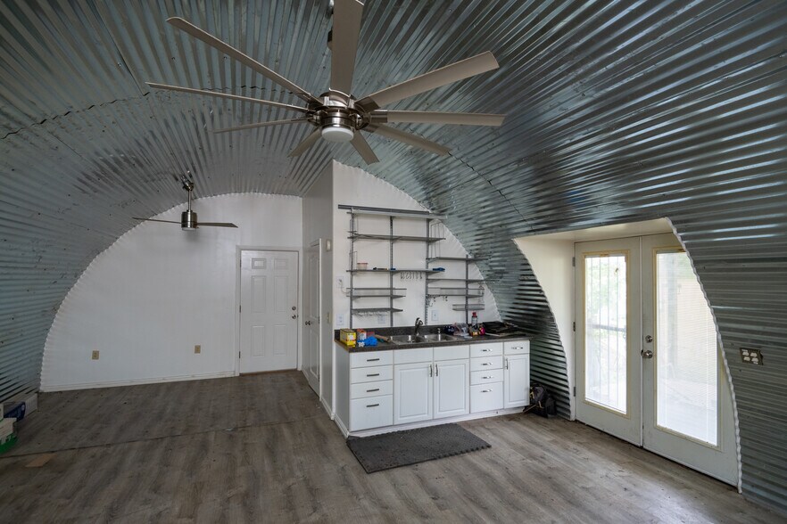 More Photos Of 1600 Roberts Cut Off Rd, Fort Worth Warehouse For Sale