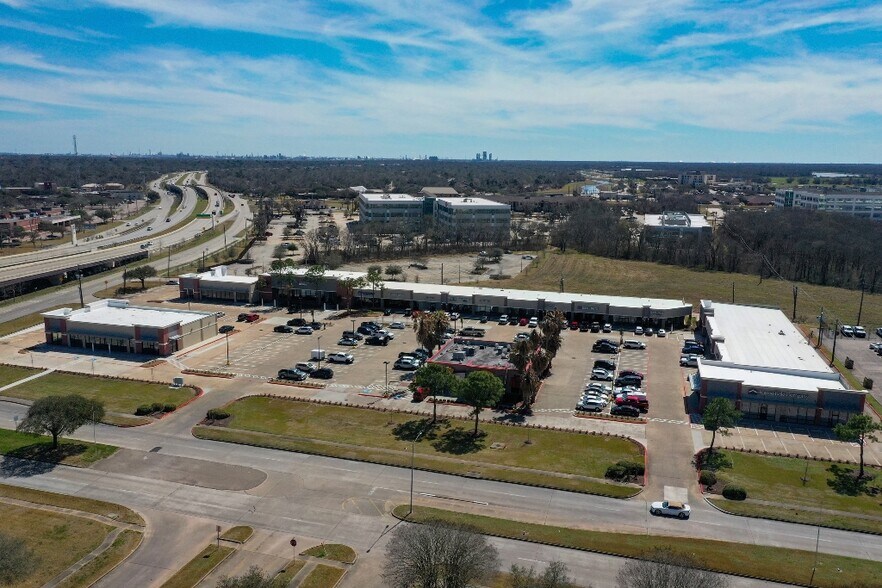 More Photos Of 401 This Way St, Lake Jackson Unknown For Lease