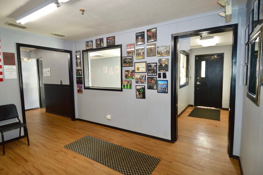 More Photos Of 1300 S Bolton St, Jacksonville Warehouse For Sale