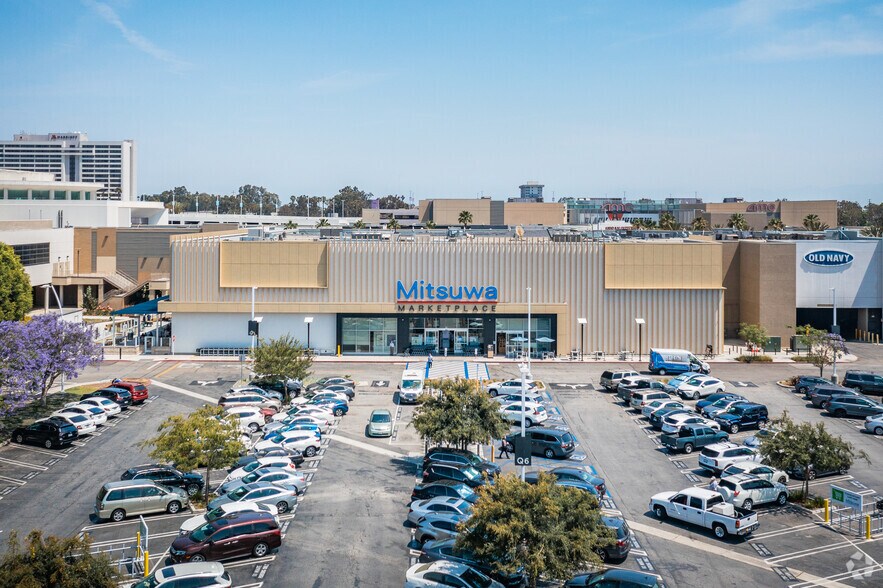 More Photos Of 21712 Hawthorne Blvd, Torrance General Retail For Lease