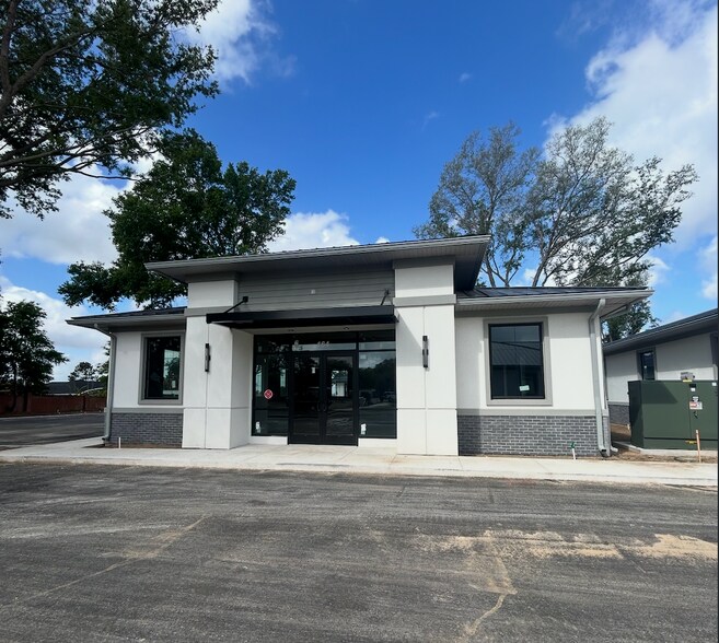 More Photos Of 164 Southern Railway, Oakland Medical For Lease