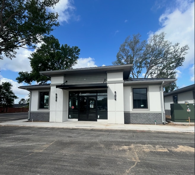 More Photos Of Southern Railway, Oakland Medical For Lease