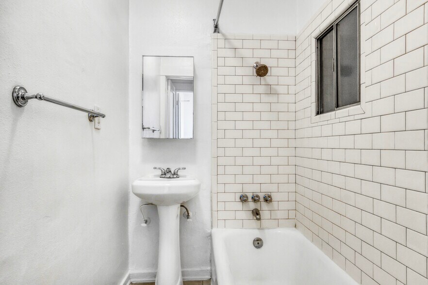 More Photos Of 667 S Carondelet, Los Angeles Multifamily For Sale