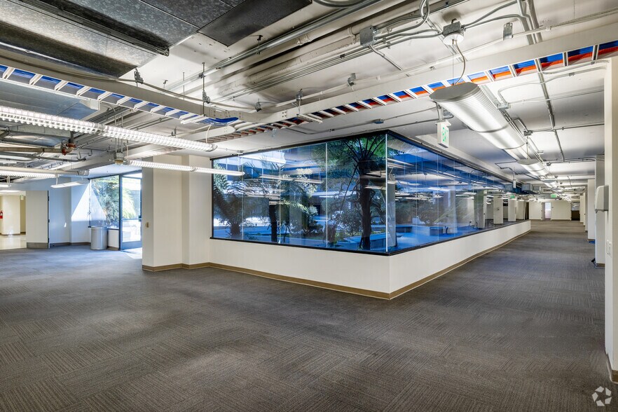 More Photos Of 5757 W Century Blvd, Los Angeles Office For Lease