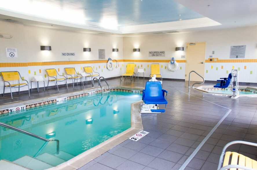 More Photos Of 1111 N Lorraine St, Hutchinson Hotel For Sale