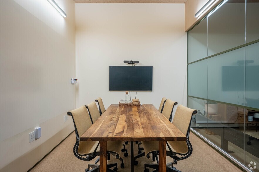 More Photos Of 1300 El Camino Real, Menlo Park Coworking Space
