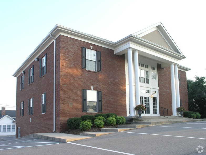 Primary Photo Of 212 Madison St, Clarksville Office For Lease