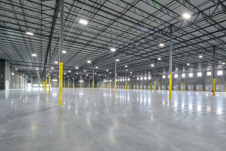 More Photos Of 8900 Escobar Dr, El Paso Distribution For Sale