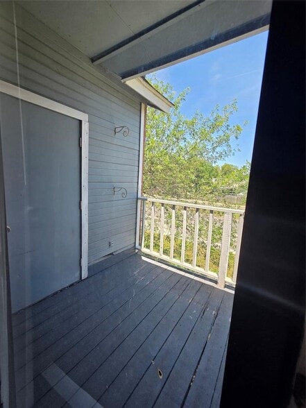 More Photos Of 2421 W Slaughter Ln, Austin Multifamily For Sale
