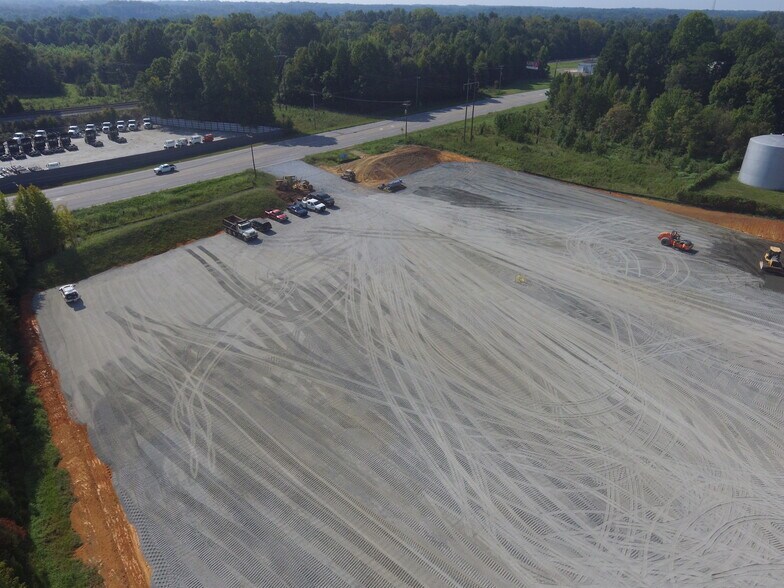 More Photos Of 5170 S Main St, Salisbury Land For Lease