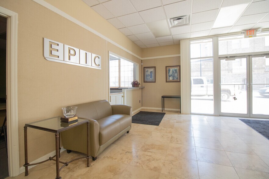 More Photos Of 36 9th St, Richmond Office For Sale