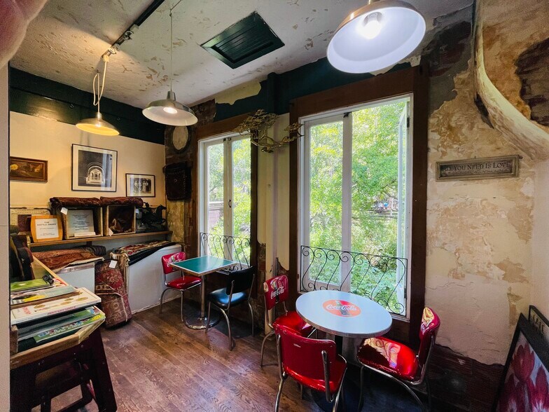 More Photos Of 572-574 San Anselmo Ave, San Anselmo Convenience Store For Sale