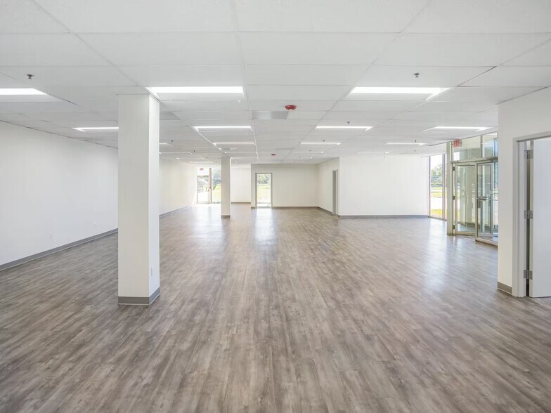 More Photos Of 475 Superior Ave, Munster Warehouse For Lease