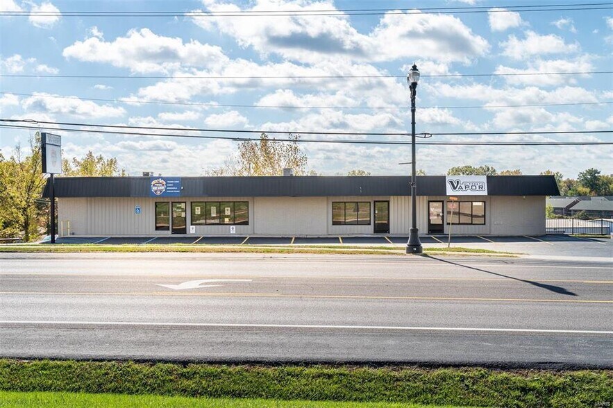 More Photos Of 2300-2314 W Osage St, Pacific Freestanding For Lease