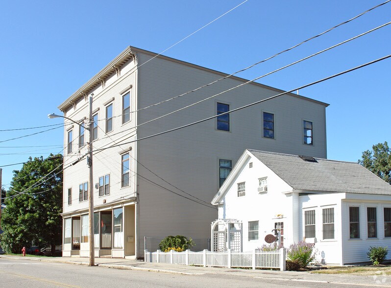 More Photos Of 913 Portland St, Rochester Apartments For Sale