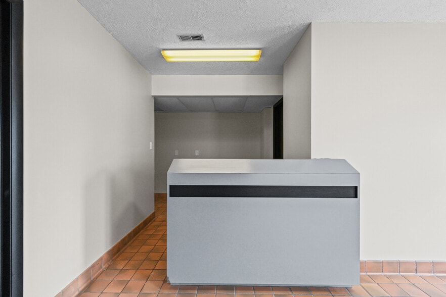More Photos Of 11 S 2nd St, Festus Office For Sale