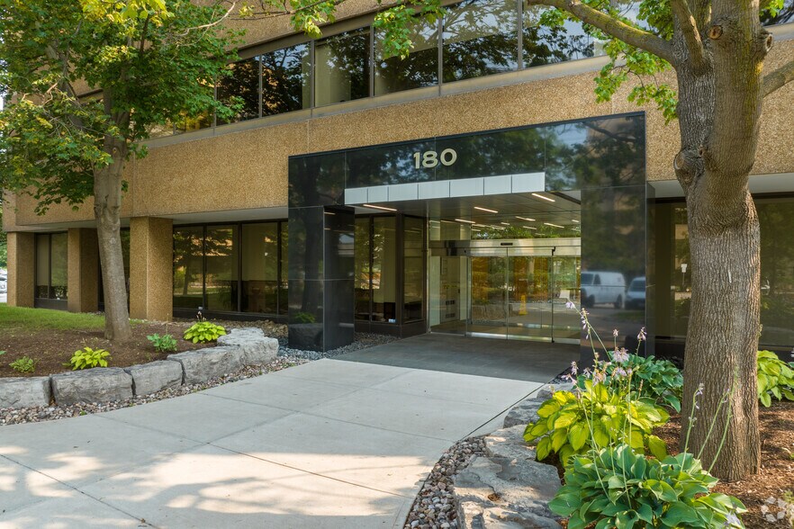 More Photos Of 180 Attwell Dr, Toronto Office For Lease