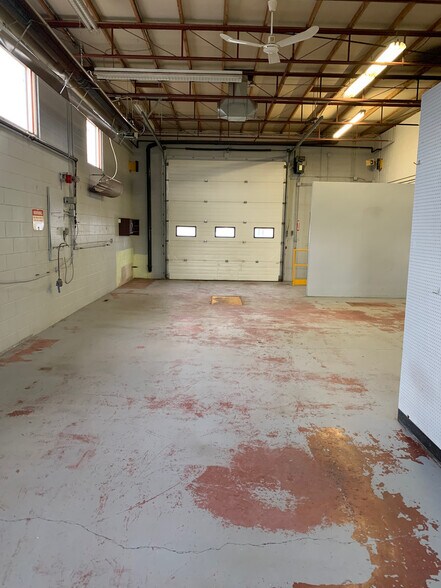 More Photos Of 4713 48th St, Sturgeon County Manufacturing For Sale