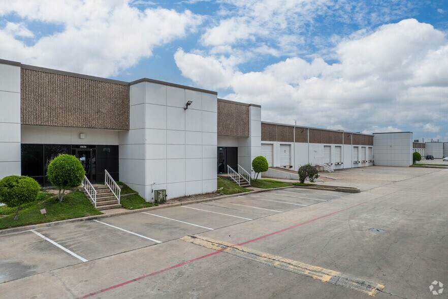 More Photos Of 3912-3922 Dunvale Rd, Houston Unknown For Lease