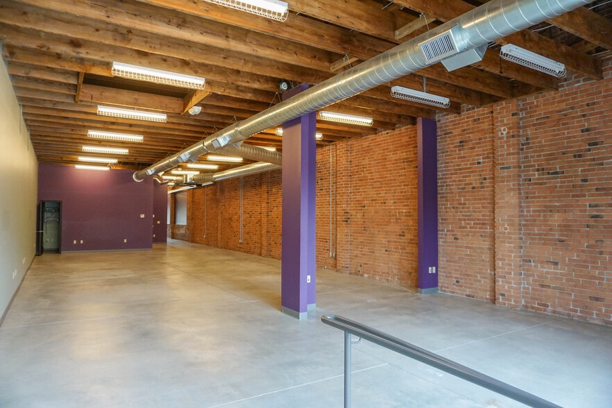 More Photos Of 535 W Douglas Ave, Wichita Storefront Retail Office For Lease