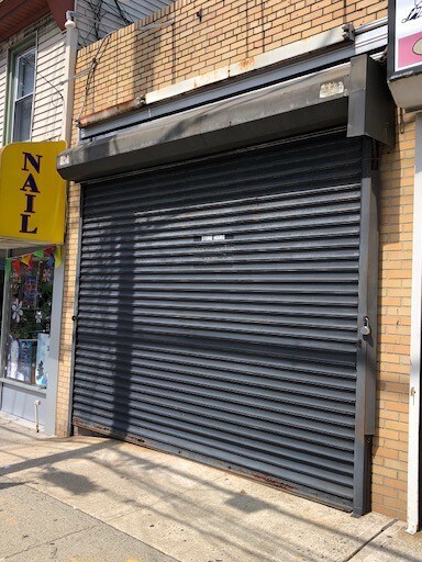 More Photos Of 1755-1755A Victory Blvd, Staten Island Storefront For Lease