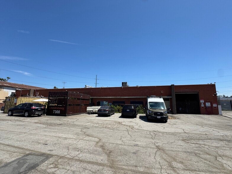 Primary Photo Of 7310 La Cienega Blvd, Inglewood Warehouse For Lease