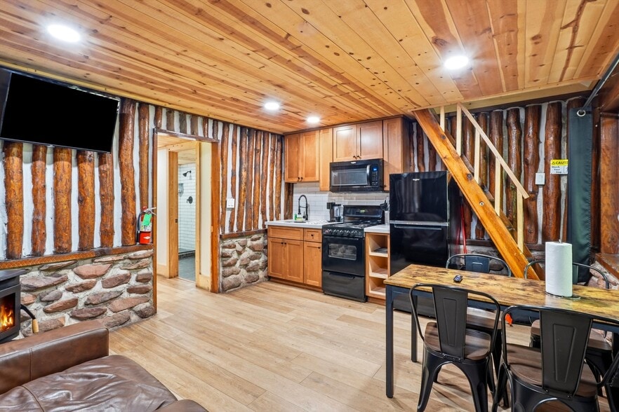 More Photos Of 1355 E Christopher Creek Loop, Payson Hotel For Sale