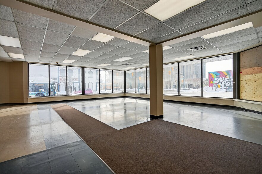 More Photos Of 812 Dundas St, London Freestanding For Sale