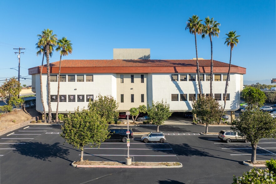 More Photos Of 24404 S Vermont Ave, Harbor City Unknown For Lease